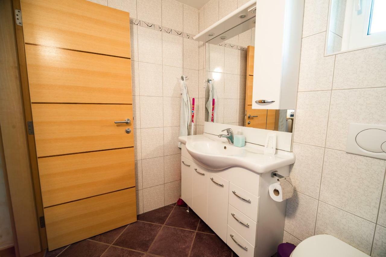 Luxury Apartment Ana With Hot Tub Visnja Gora Екстер'єр фото